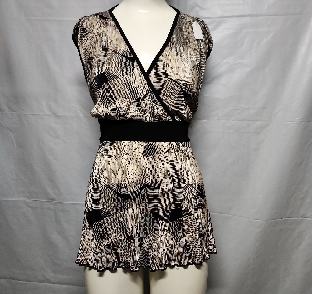 Chic Black and Beige Patterned Dress